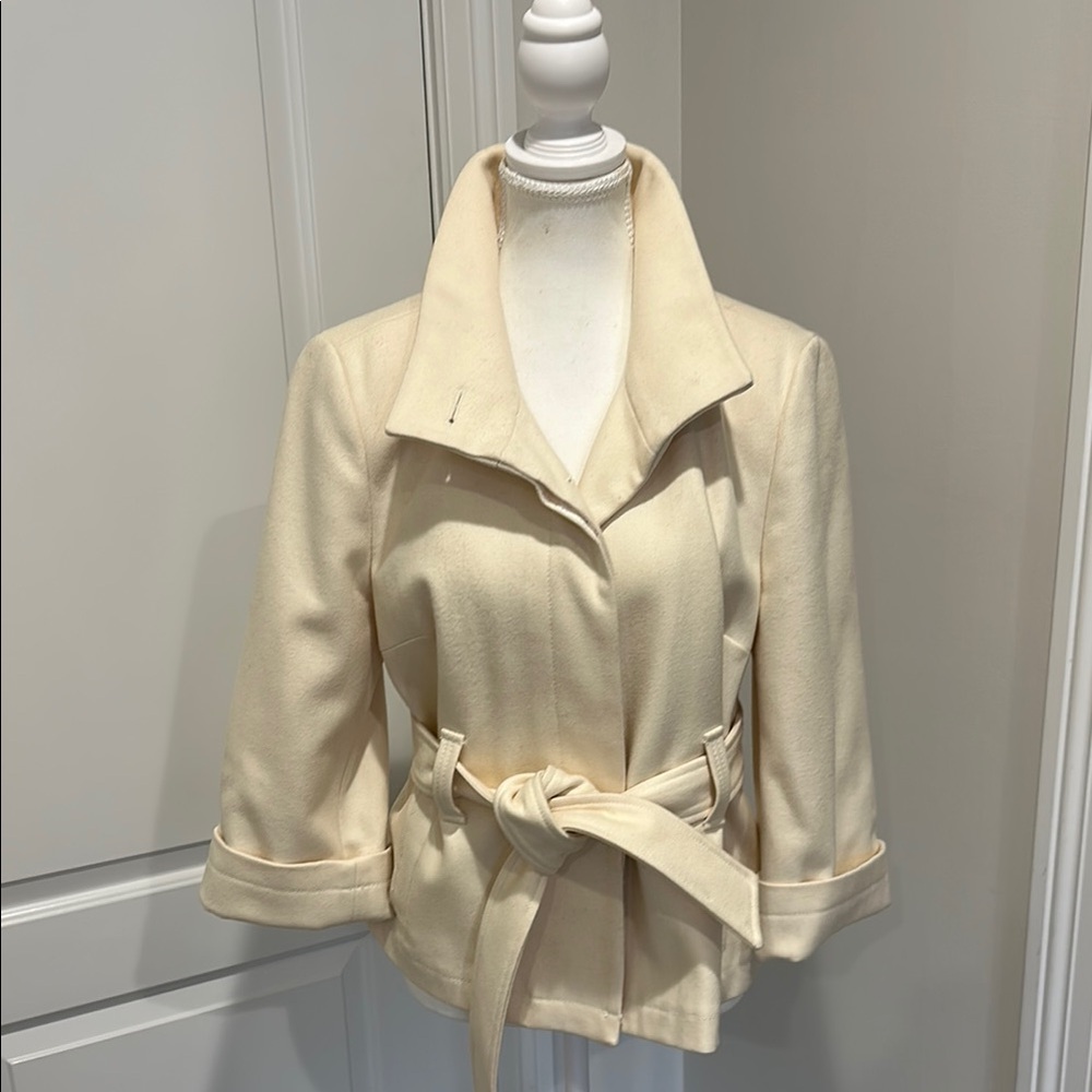Elegant Cream Women's Jacket